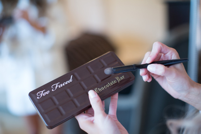 Too Faced Chocolate Bar
