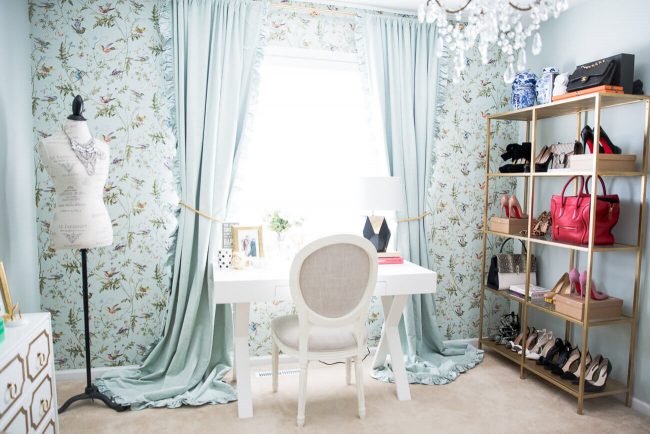 fashion blogger maria vizuete of mia mia mine's home office