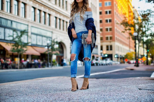 mia mia mine wearing ripped jeans by levis