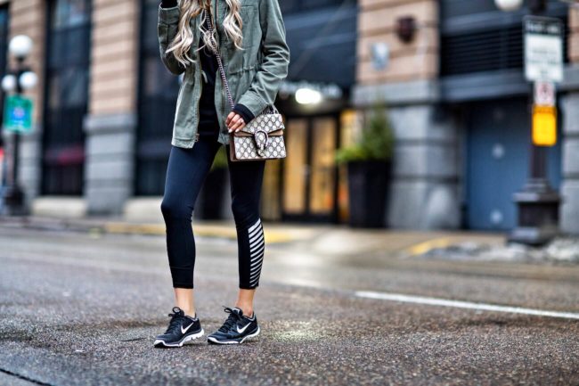 fashion blogger mia mia mine wearing workout pants from gap