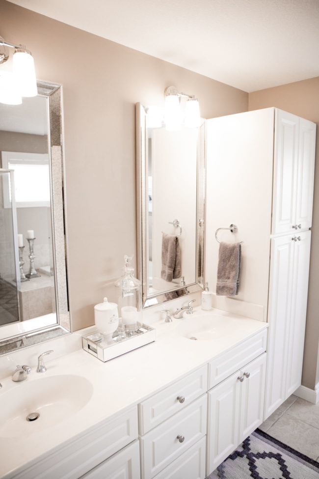 mia mia mine master bathroom before photo
