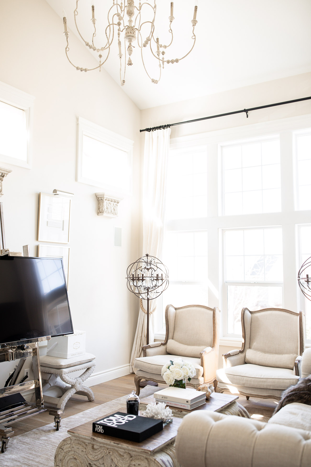airy and bright living room decor