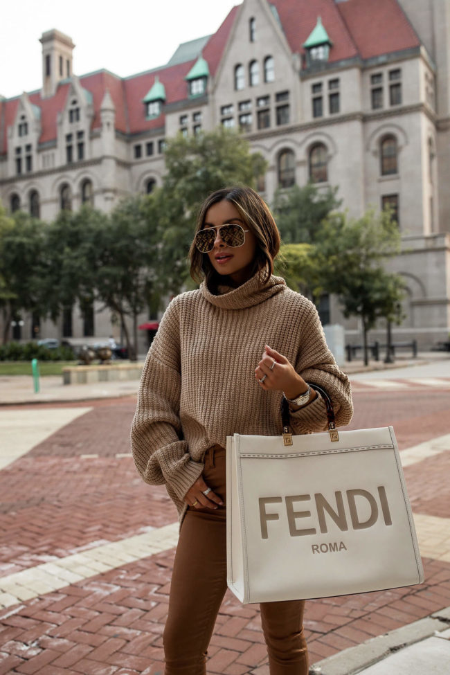 fashion blogger wearing fendi aviator sunglasses
