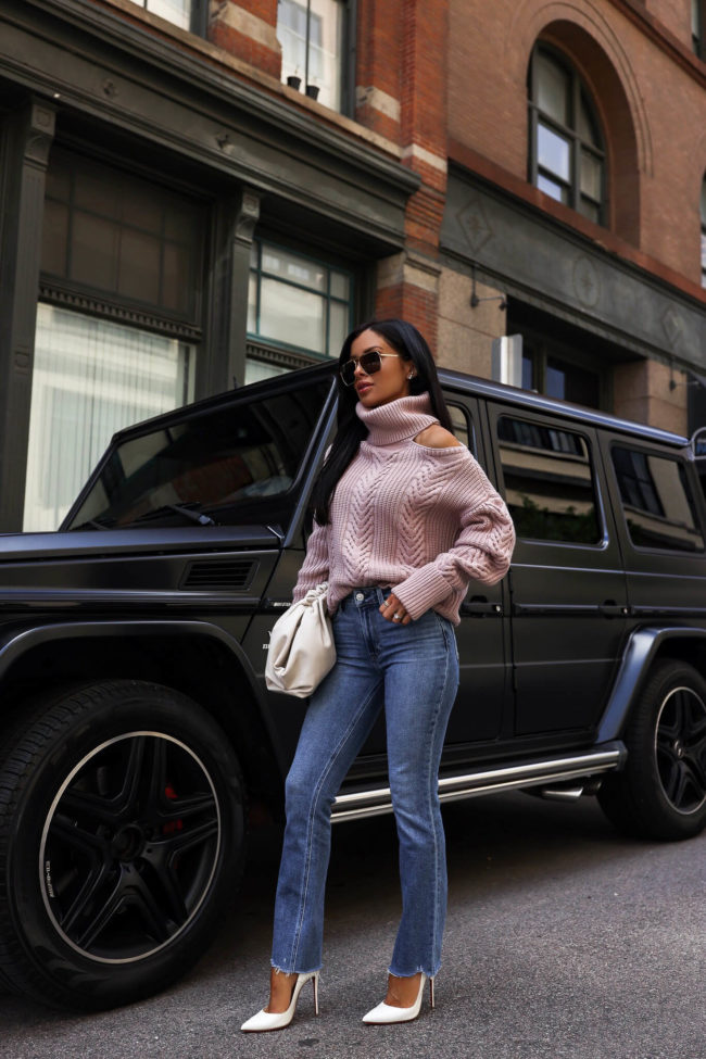 fashion blogger wearing paige cindy high waist jeans from the nsale 2022