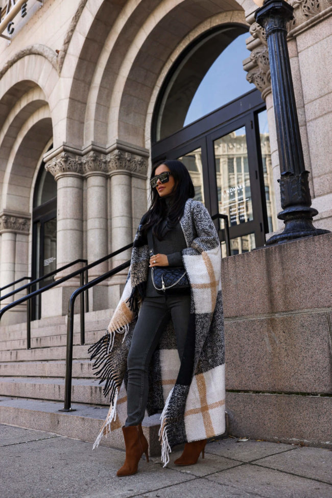 fashion blogger mia mia mine wearing a fall outfit from walmart