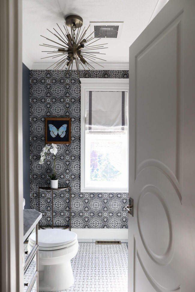 Home blogger DIY powder bathroom makeover